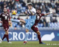 开云在线-包含拉齐奥训练开放日，转会期队长鼓劲引欢呼，荷甲在即，赛季目标并未改变的词条